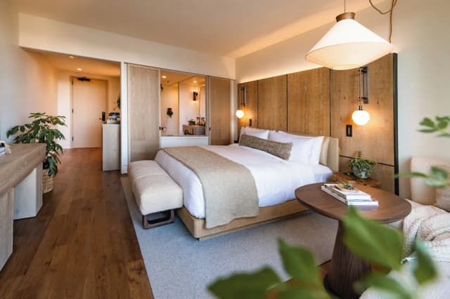 1 Hotel Seattle-City King, 1 King Bed-1