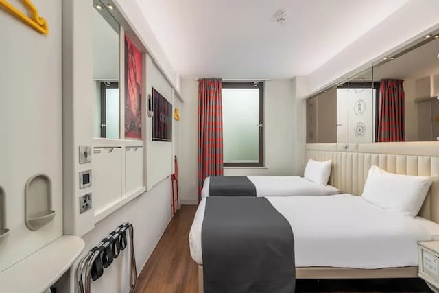 倫敦利物浦街 A 點飯店-經典雙床房-1