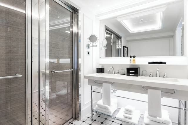 Sofitel Barcelona Skipper-Luxury Room, 1 King Bed, Balcony, Sea View-5