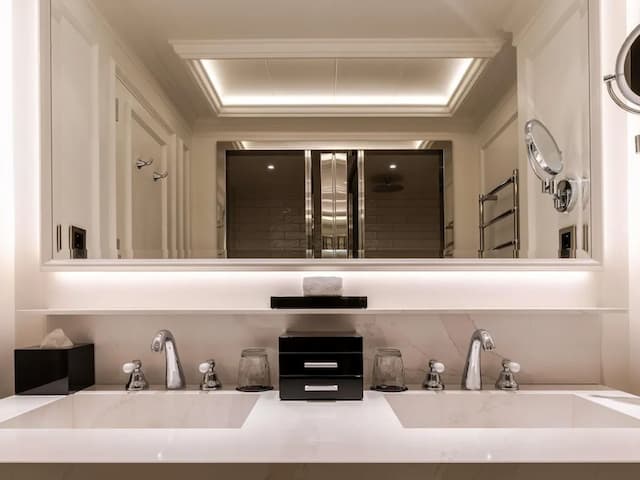 Sofitel Barcelona Skipper-Luxury Room, 1 King Bed, Balcony, Sea View-8