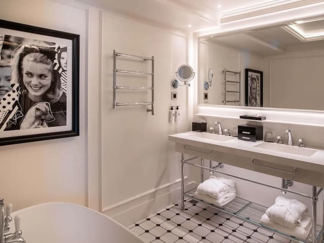 Sofitel Barcelona Skipper-Premium Room, 1 King Bed, Ocean View-10