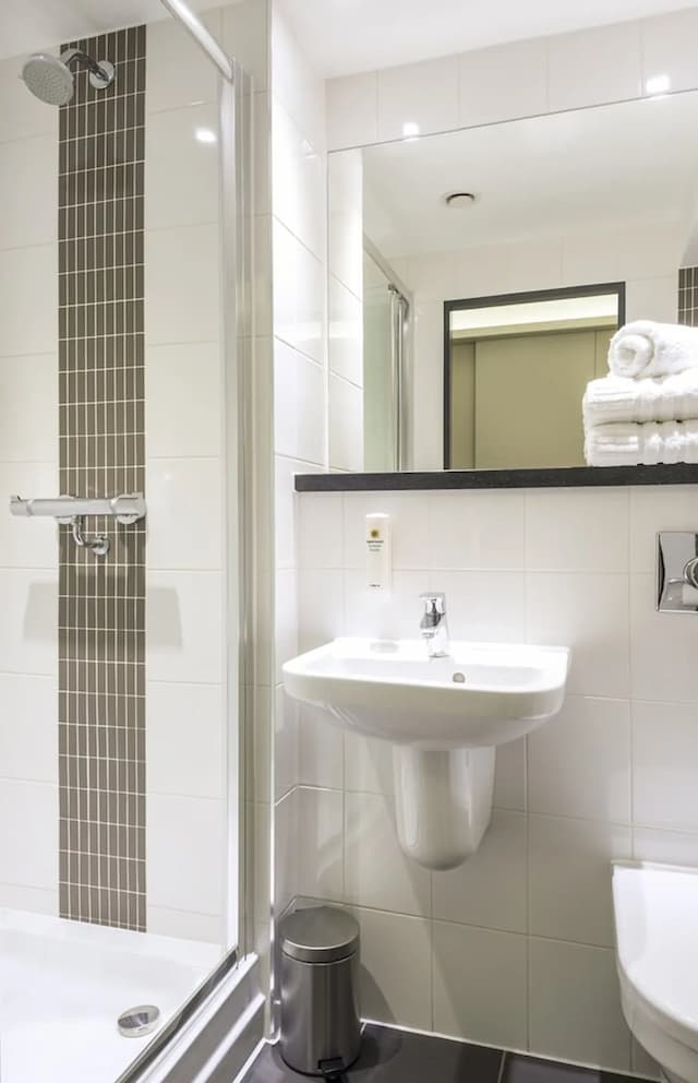 ポイント A ホテル - ロンドン カナリー ワーフ-クラシック ダブルルーム-8