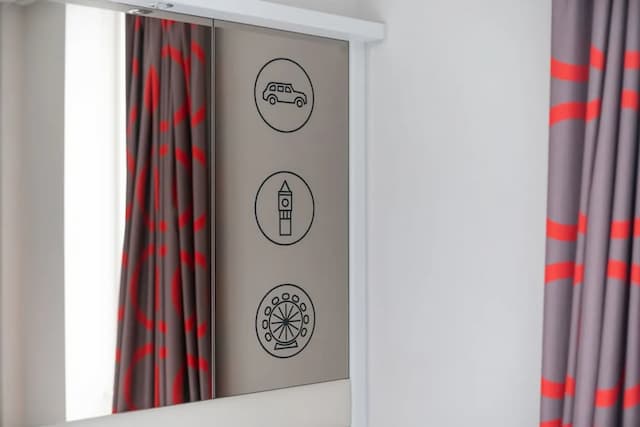 ポイント A ホテル - ロンドン カナリー ワーフ-ダブルルーム 車椅子で利用可能なシャワー 窓なし-6