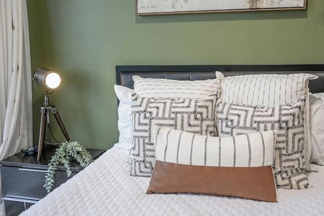 SkyTree Modern Suites-Grand Condo-28