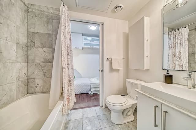 SkyTree Modern Suites-Grand Condo-16