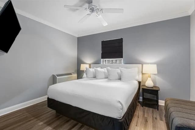 호텔 시카고 웨스트 루프, 슈어스테이 컬렉션 바이 베스트 웨스턴-스탠다드룸, 킹사이즈침대 1개, 금연, 냉장고 및 전자레인지-3