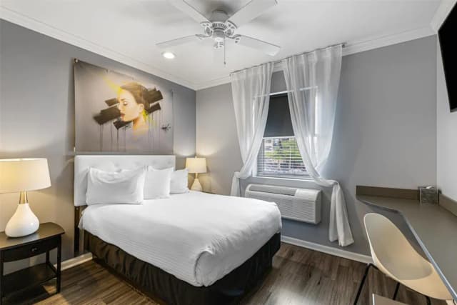 호텔 시카고 웨스트 루프, 슈어스테이 컬렉션 바이 베스트 웨스턴-스탠다드룸, 더블침대 1개, 금연, 냉장고 및 전자레인지-3