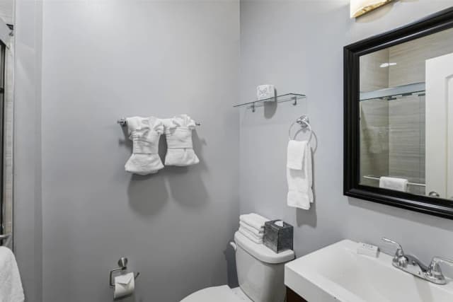 호텔 시카고 웨스트 루프, 슈어스테이 컬렉션 바이 베스트 웨스턴-스탠다드룸, 퀸사이즈침대 1개, 금연, 냉장고 및 전자레인지-4