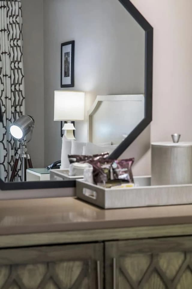 好萊塢飯店-豪華客房, 1 張加大雙人床, 冰箱和微波爐, 城市景觀-3