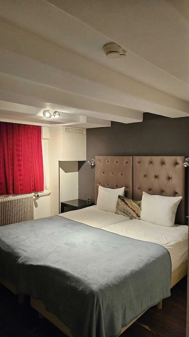 クエンティン ホテル ゴールデン ベア-Lower Ground Floor Double Room-1