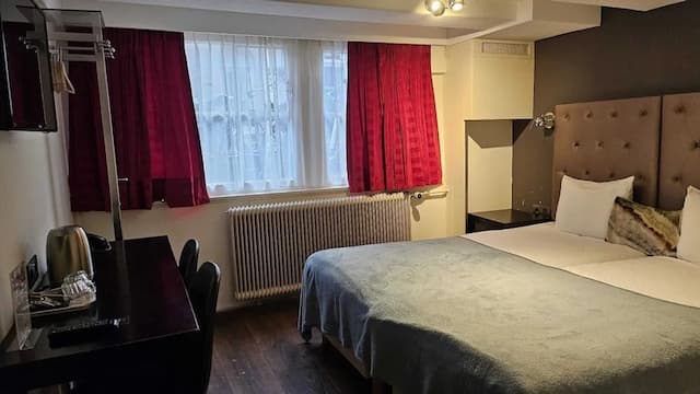 クエンティン ホテル ゴールデン ベア-Lower Ground Floor Double Room-2