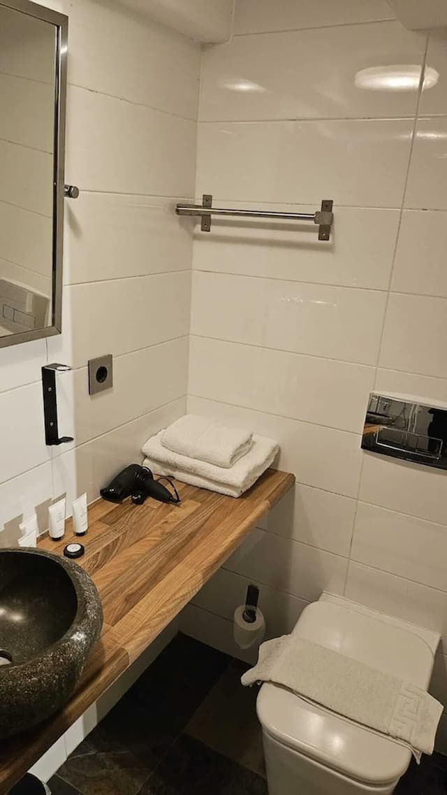 クエンティン ホテル ゴールデン ベア-Lower Ground Floor Double Room-4