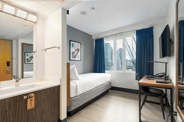 YWCA 酒店-客房, 1 張單人床, 共用浴室-3