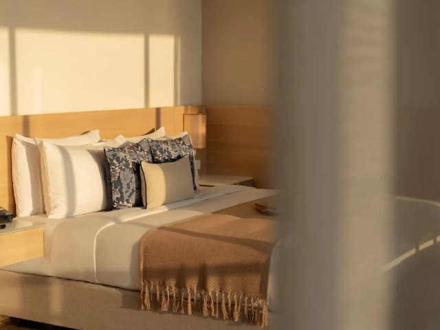 Andaman Beach Hotel Phuket - Handwritten Collection by Accor-套房, 1 张特大床, 阳台, 海景-4