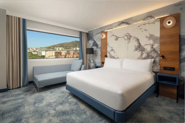 Hilton Barcelona-Executive Room, 1 King Bed, City View, Corner-1