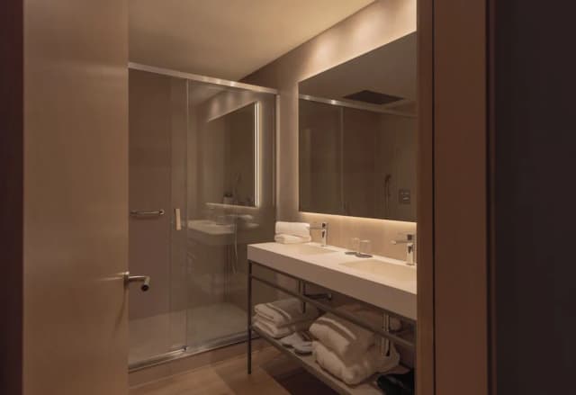 Gran Hotel Barcino-Suite 1-8