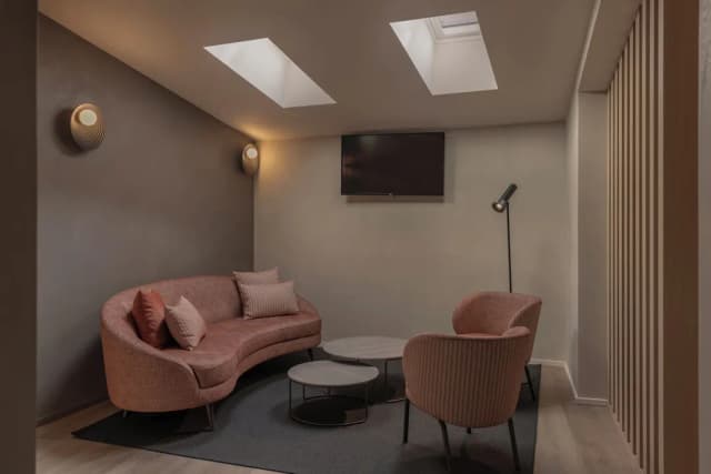 Gran Hotel Barcino-Suite 1-6