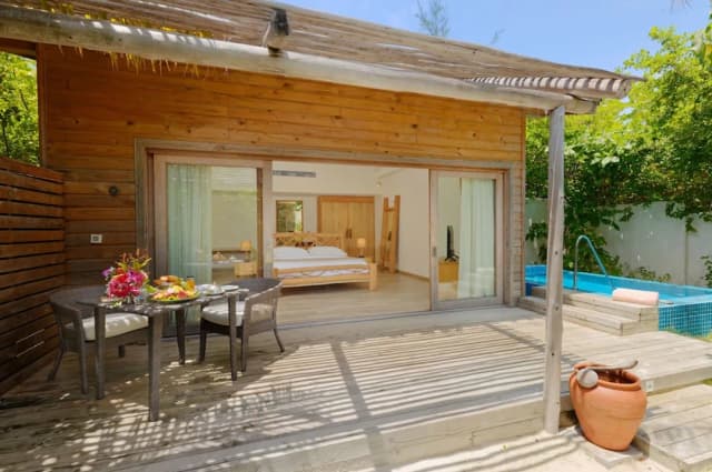 馬爾地夫你和我飯店-Beach Suite with Pool with Floating Breakfast-1