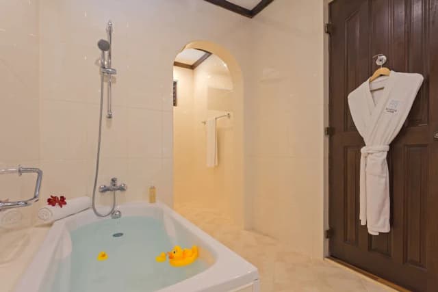 班多斯島渡假村-Deluxe Beachfront Room-6