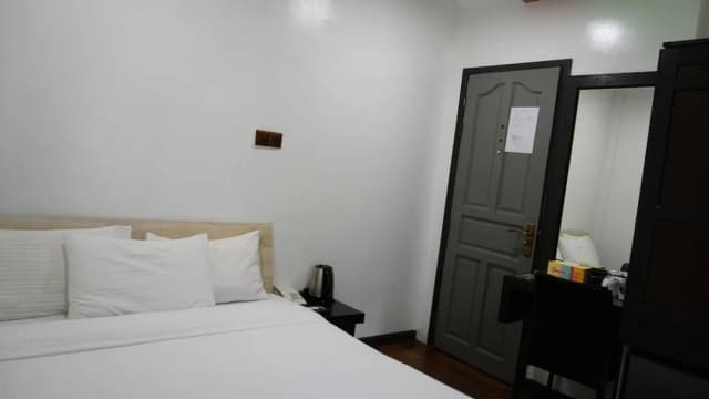 Ripple Beach Inn-Deluxe Room with Balcony-1