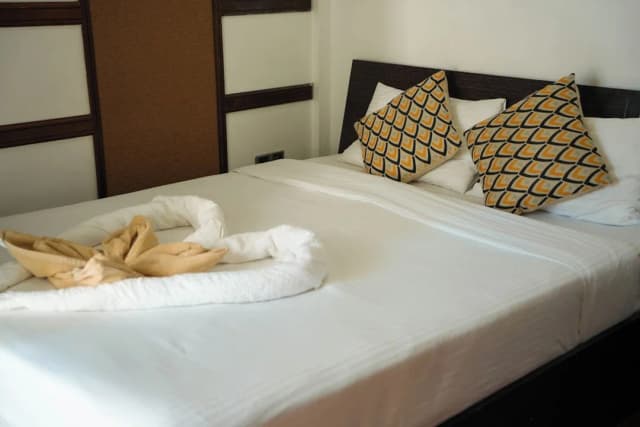 Ripple Beach Inn-Deluxe Room with Balcony-17