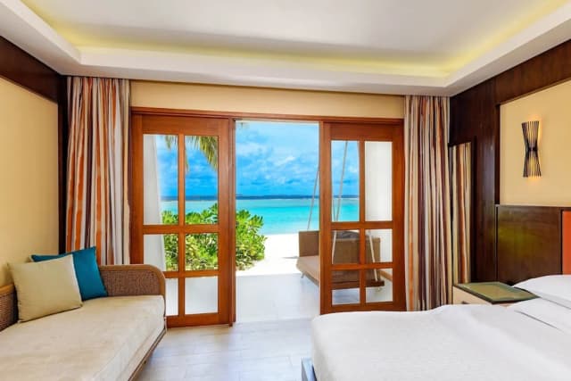 Sheraton Maldives Full Moon Resort & Spa-Deluxe Room, 1 King Bed, Beach View-1