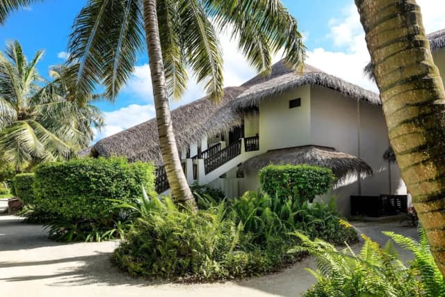 Sheraton Maldives Full Moon Resort & Spa-Deluxe Room, 1 King Bed, Beach View-7