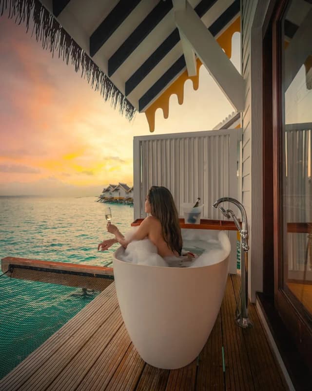 사이 라군 몰디브, 쿠리오 컬렉션 바이 힐튼-King Overwater Villa-2