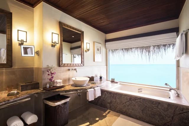 泰姬陵度假溫泉飯店-Sunrise Overwater Villa-2