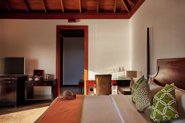 歐芙菲莉島太陽西昂度假村-Deluxe Water Villa-3