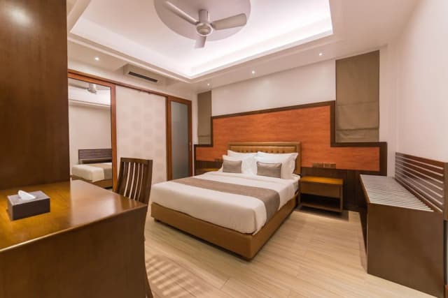 사만 호스트-Super Deluxe Room with Balcony & Free Return Airport Transfer-1