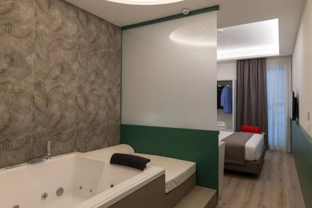 스마트 호텔 나폴리-룸, 더블침대 1개, 분사식 욕조-6