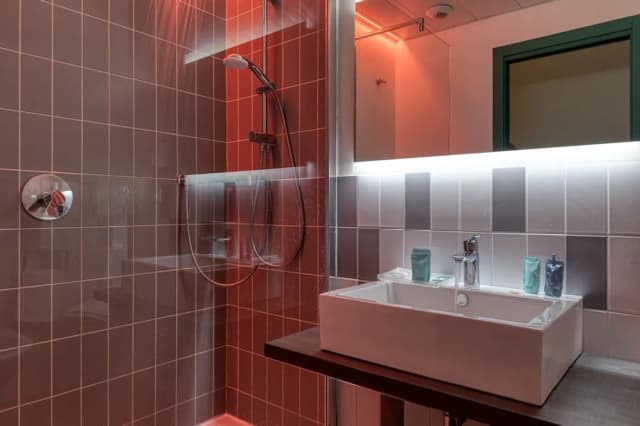 스마트 호텔 나폴리-룸, 더블침대 1개, 분사식 욕조-3