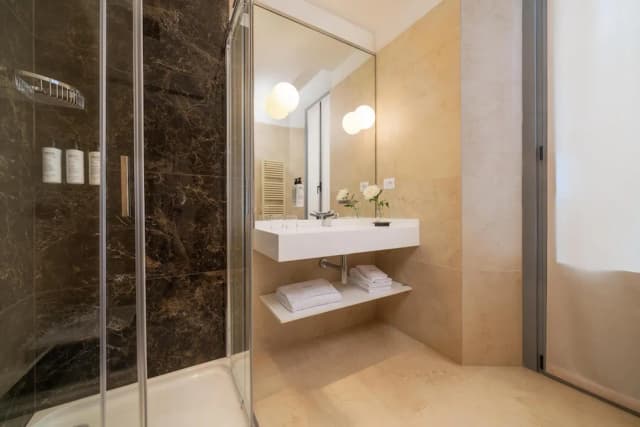 WorldHotel Casati 18-Deluxe Room, 1 Queen Bed-8