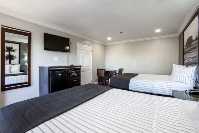 英格爾伍德洛杉磯國際機場溫德姆速 8 飯店-Two Queen Beds-6