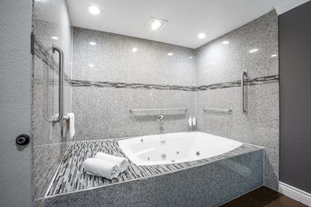 英格爾伍德洛杉磯國際機場溫德姆速 8 飯店-One King Bed with Jacuzzi-6