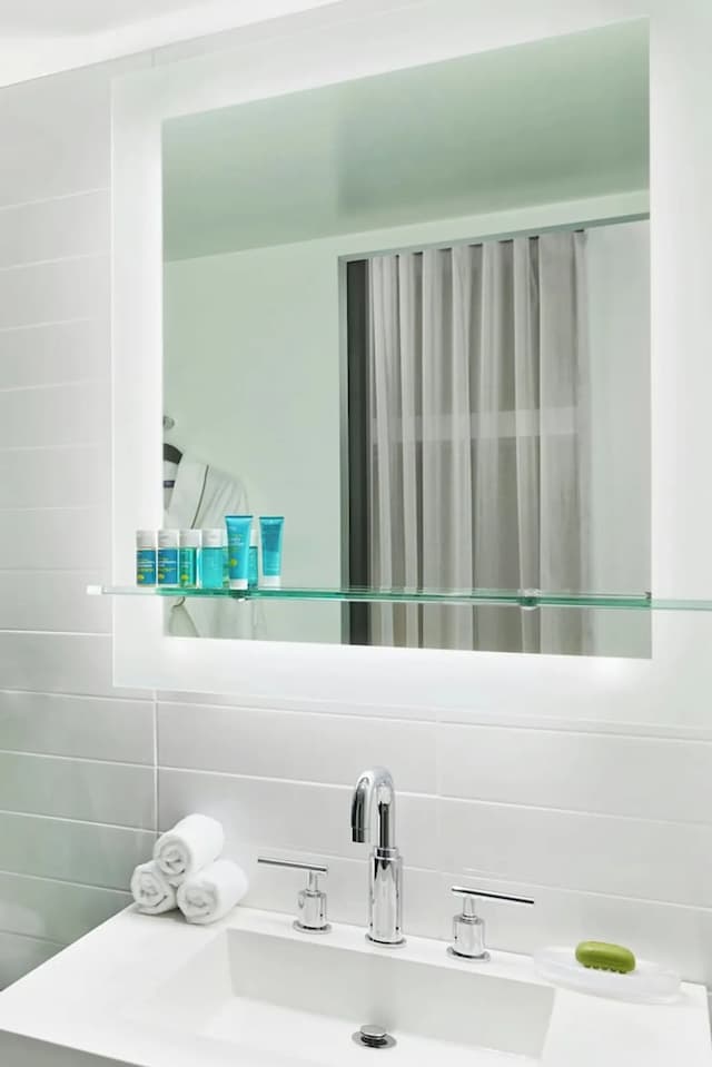 The Wade-Room, 2 Double Beds, City View-2