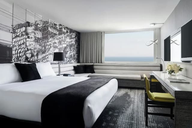 The Wade-Premium Room, 1 King Bed, Lake View-8