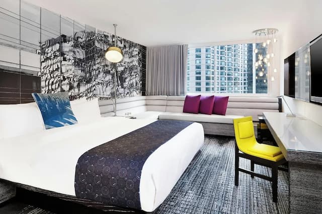 The Wade-Room, 1 King Bed, Lake View-3