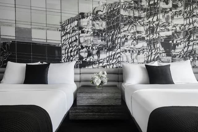 The Wade-Room, 2 Double Beds, Lake View-5