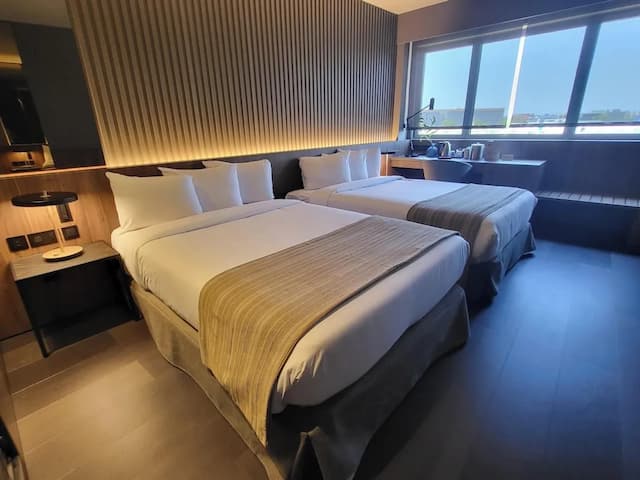 바르셀로나 에어포트 호텔-Deluxe Double Room with Two Double Beds-1