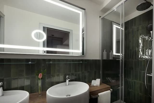 西班牙階梯 - 藝術飯店 | 烏納體驗飯店-尊榮雙床房 (with 1 Rollaway Bed)-2