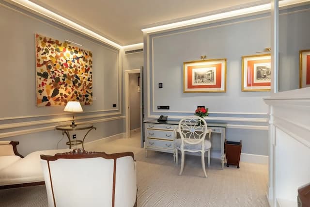 Wellington Hotel & Spa Madrid-Junior Suite Deluxe "The Wellington Club" Access-3