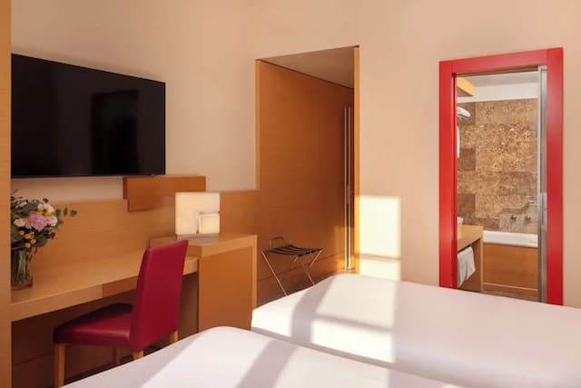 拿坡里UNA飯店-經典雙人房-3