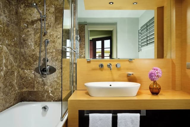 拿坡里UNA飯店-高級雙床房 (With Rollaway Bed)-3