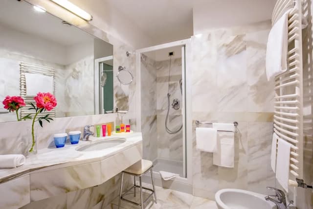 UNA Hotels Empire Roma-Classic Double Room-3