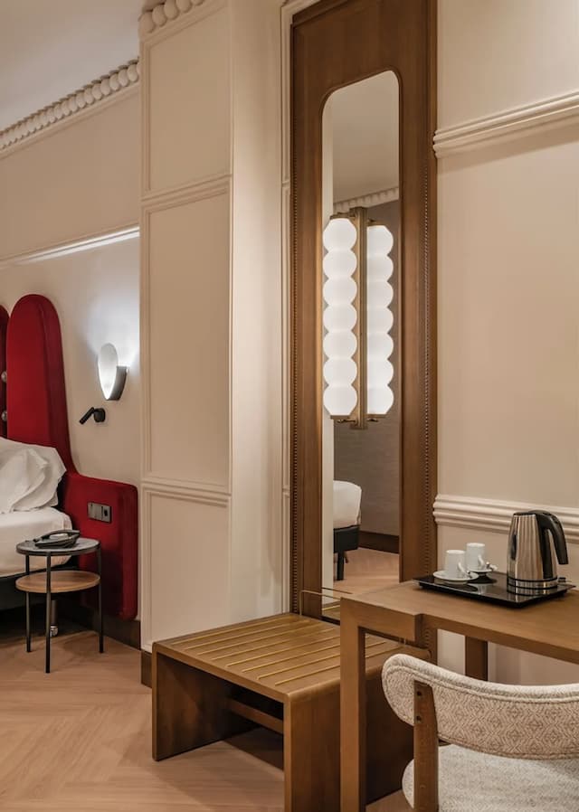 Hotel Vincci Soho-Superior room single use patio view-3