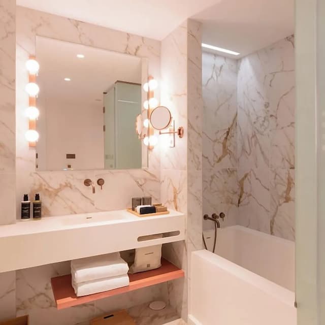 UMusic Hotel Madrid-Premium Guestroom-2