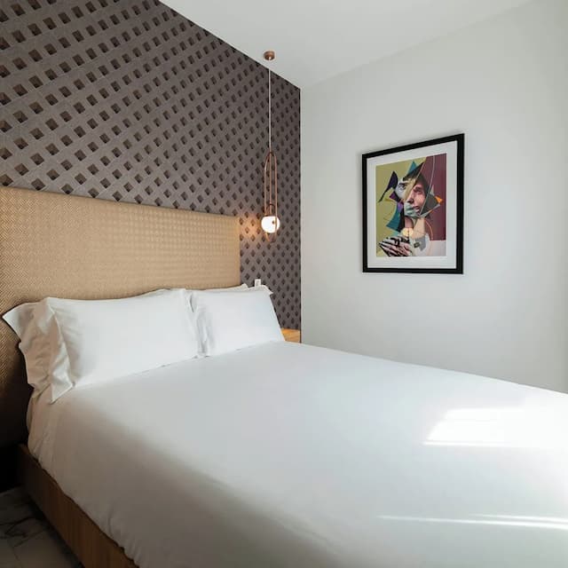UMusic Hotel Madrid-Deluxe Guestroom-2