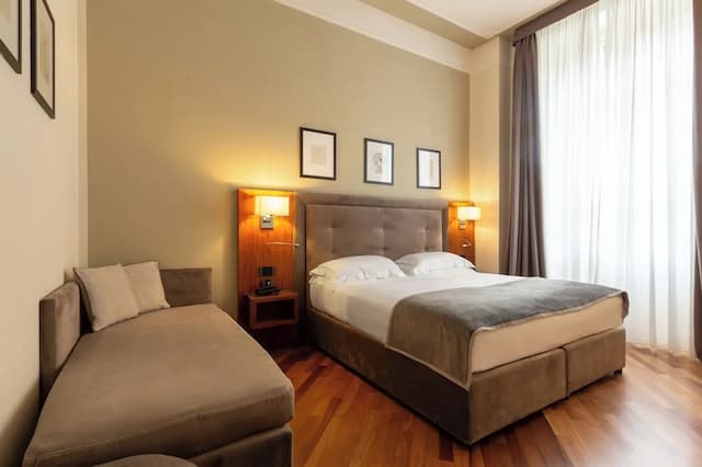 ホテル エンバシー-デラックス トリプルルーム-1